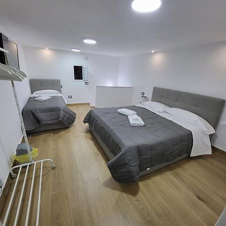 L'Approdo Di Dante Apartman Nápoly Kültér fotó