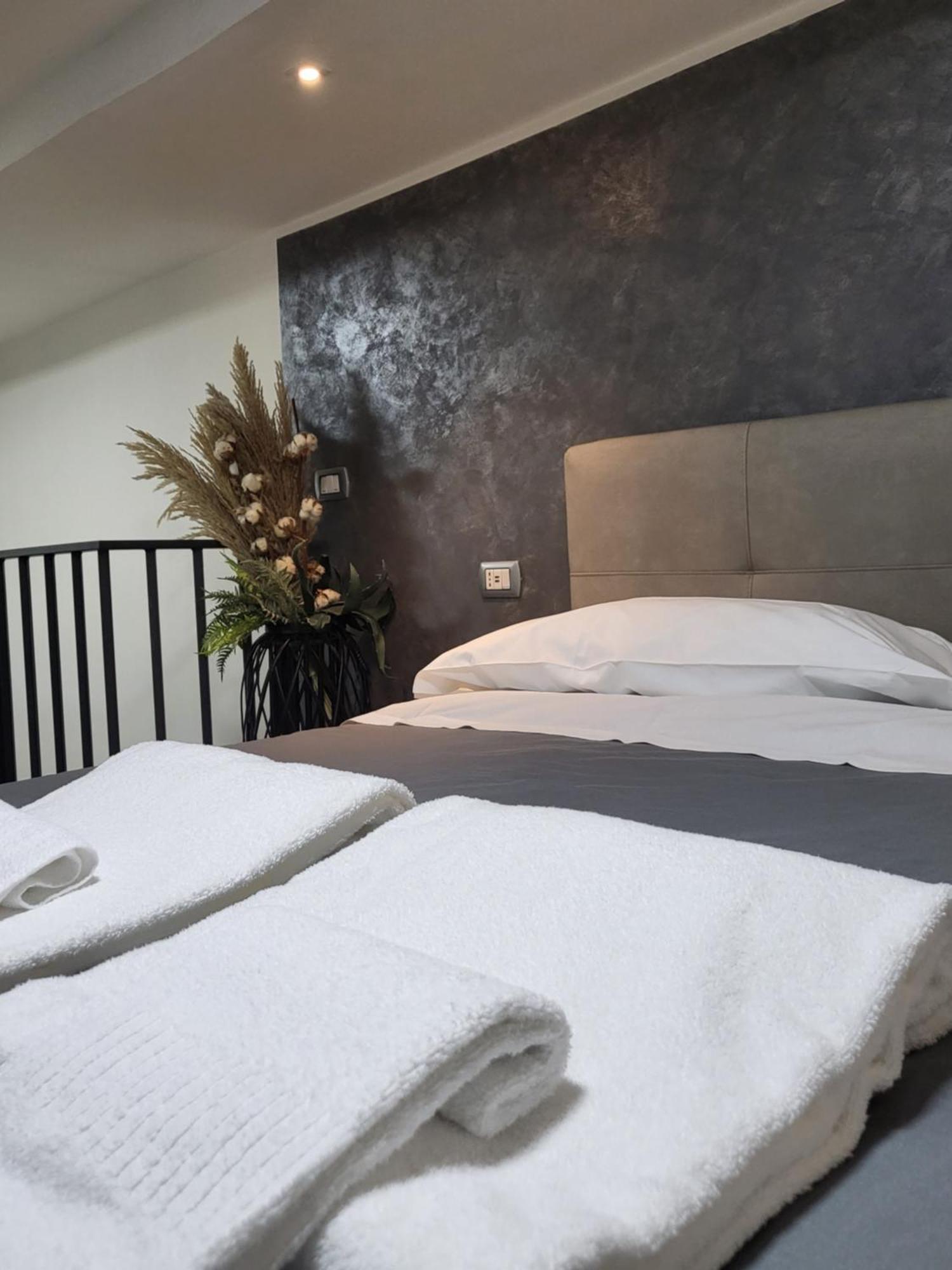 L'Approdo Di Dante Apartman Nápoly Kültér fotó