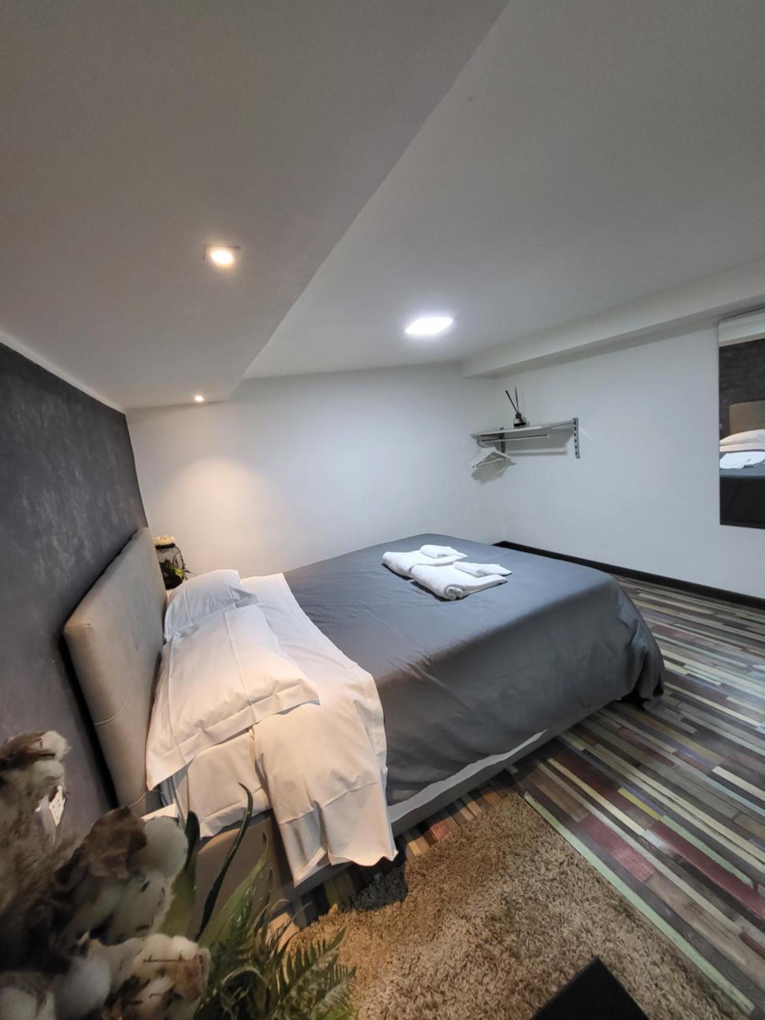 L'Approdo Di Dante Apartman Nápoly Kültér fotó