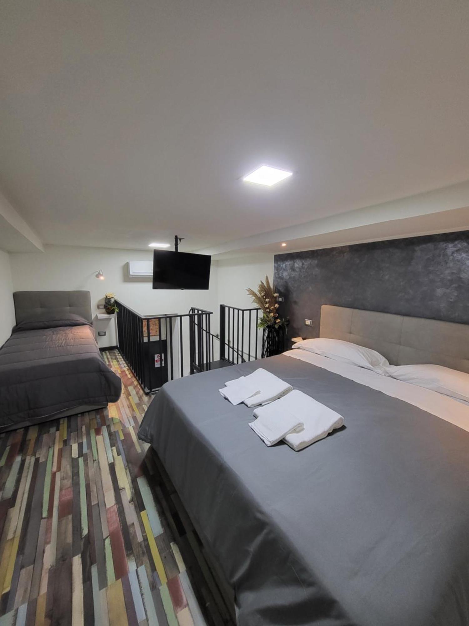 L'Approdo Di Dante Apartman Nápoly Kültér fotó