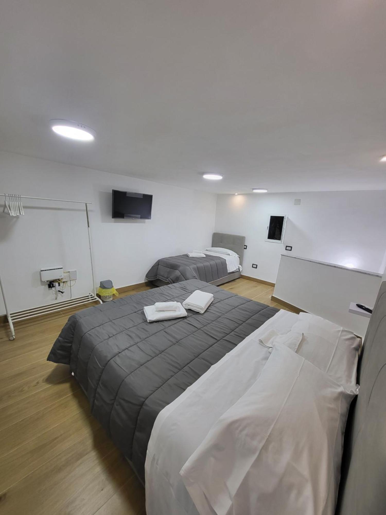 L'Approdo Di Dante Apartman Nápoly Kültér fotó
